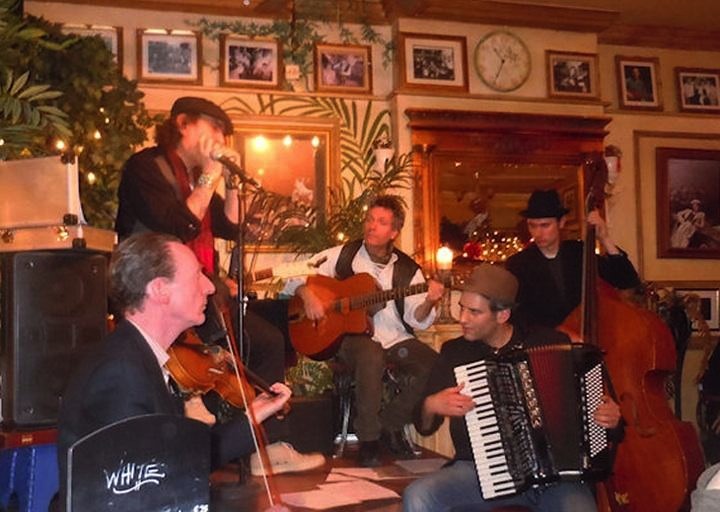 Cafe Django at Le Quecumbar